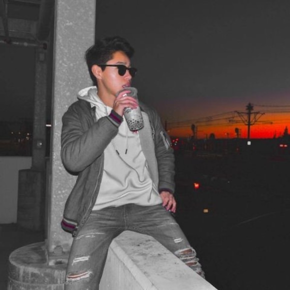 Meet your Posher, Leo - Picture 1 of 1